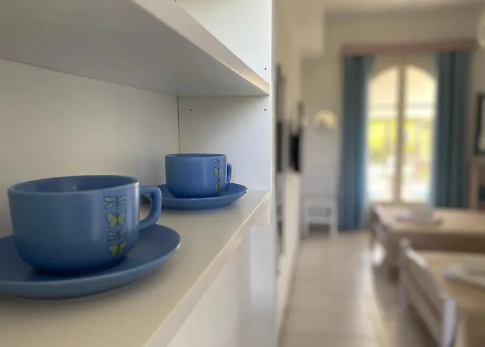 Navy By Likeyourhome With Mountain View Balcony, Near 1 Km, Self Check-in *