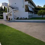 Lejlighed Navy By Likeyourhome With Mountain View Balcony, Near 1 Km, Self Check-in *