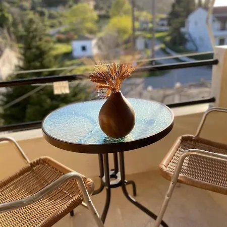 Navy By Likeyourhome With Mountain View Balcony, Near 1 Km, Self Check-in