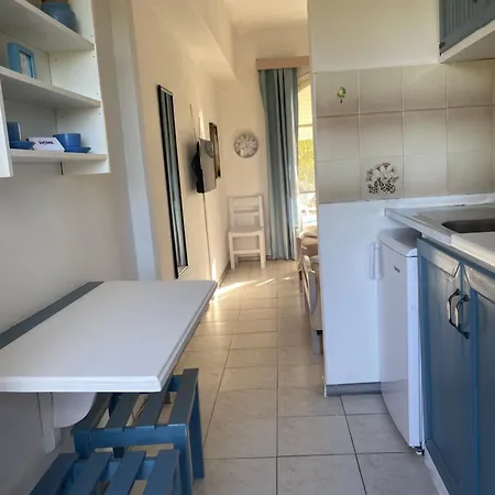 Navy By Likeyourhome With Mountain View Balcony, Near 1 Km, Self Check-in * Vátos