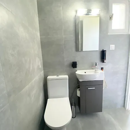 Navy By Likeyourhome With Mountain View Balcony, Near 1 Km, Self Check-in Appartement *
