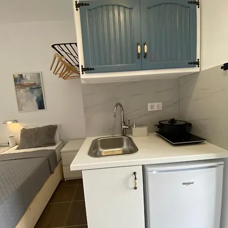 Navy By Likeyourhome With Mountain View Balcony, Near 1 Km, Self Check-in Appartement Vátos