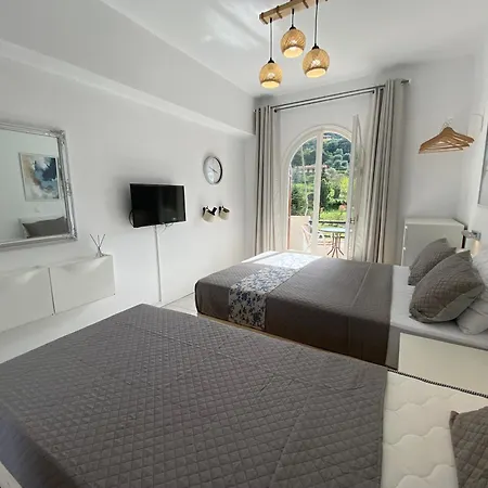 Navy By Likeyourhome With Mountain View Balcony, Near 1 Km, Self Check-in Appartement Vátos