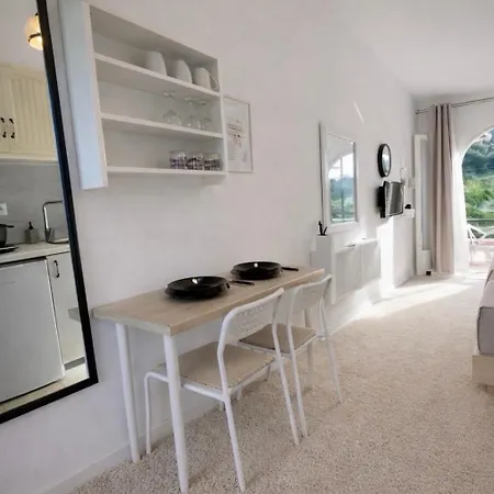 Navy By Likeyourhome With Mountain View Balcony, Near 1 Km, Self Check-in