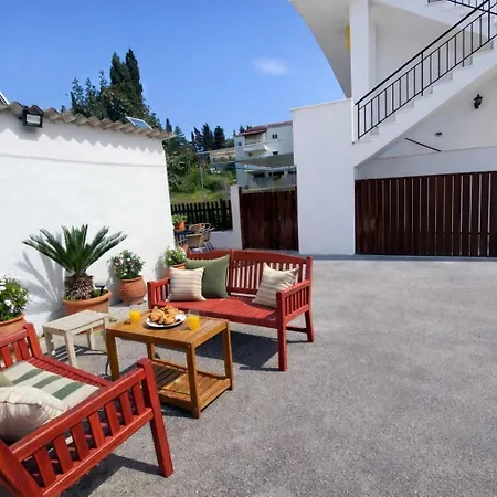 Navy By Likeyourhome With Mountain View Balcony, Near 1 Km, Self Check-in *