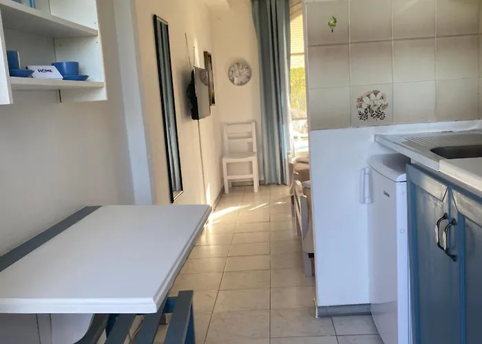 Navy By Likeyourhome With Mountain View Balcony, Near 1 Km, Self Check-in * Vátos