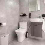 Navy By Likeyourhome With Mountain View Balcony, Near 1 Km, Self Check-in * Vátos