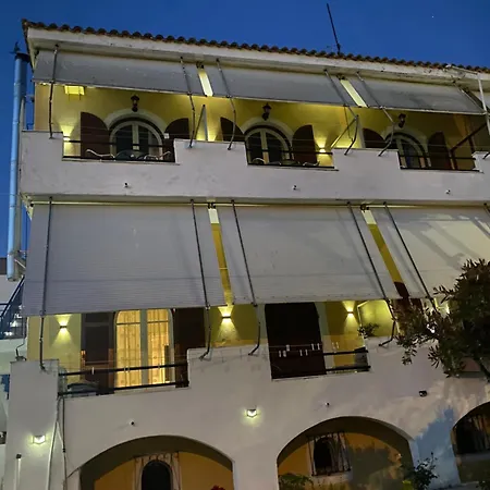 Navy With Mountain View &private Parking Appartement