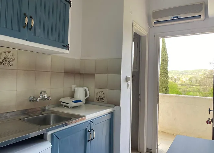 Navy By Likeyourhome With Mountain View Balcony, Near 1 Km, Self Check-in * Βάτος
